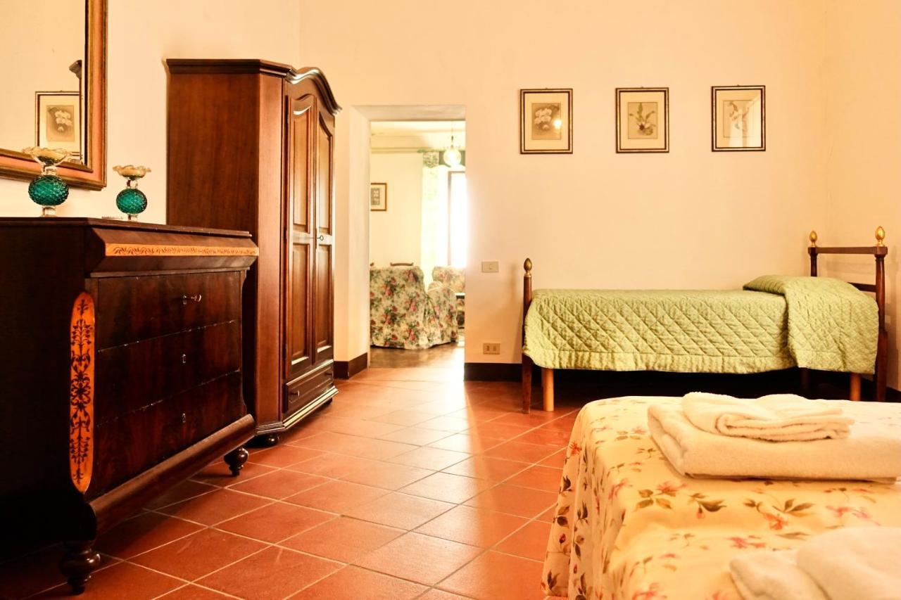 Villa Buonsignori - Wine & Olive Oil Farm Corsano  Bagian luar foto